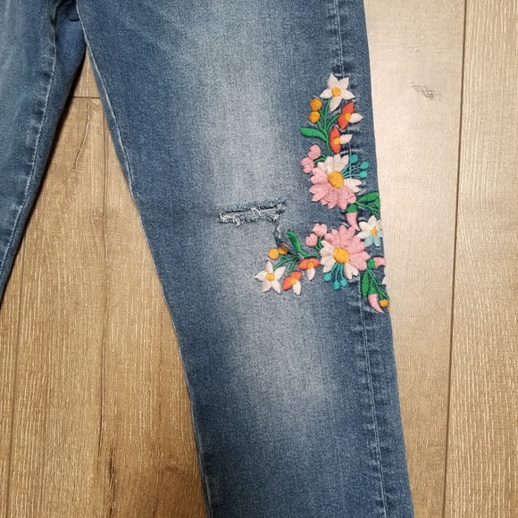 COPY - Pilcro Floral Embroidered Boyfriend Slim Jeans 29 - Picture 3 of 5